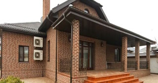 Строительство домов из кирпича с мансардой в Ноябрьске | от 3659 рублей
